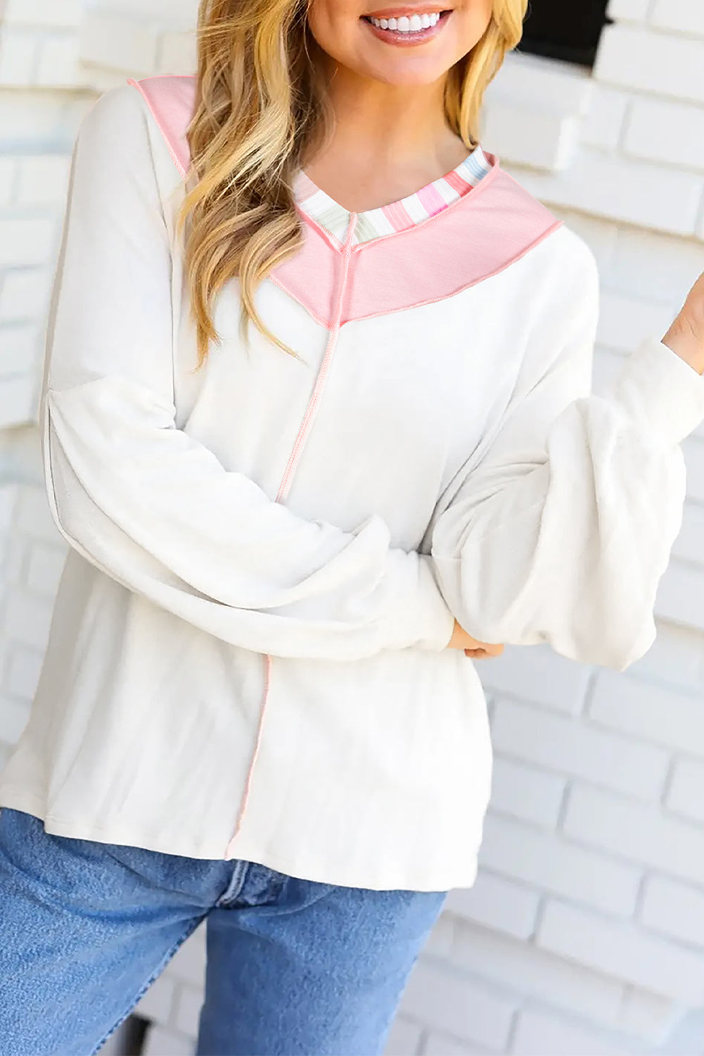 Haut femme rayé, manches longues, col V, ample, colorblock — blanc