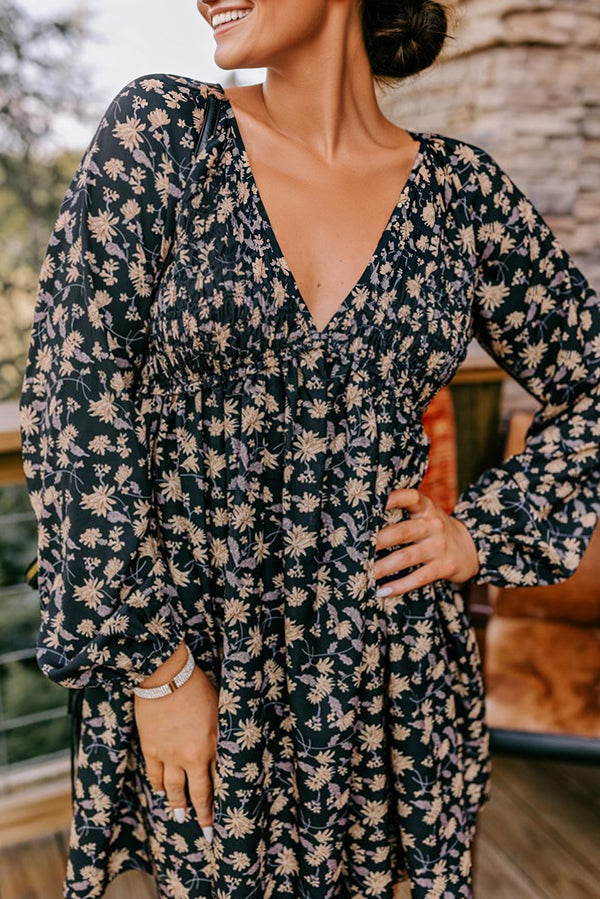 Robe femme floral, smocké, manches ballon, col V — noir