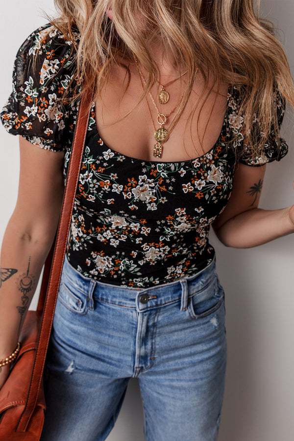 Short femme floral, manches bouffantes, col U — noir
