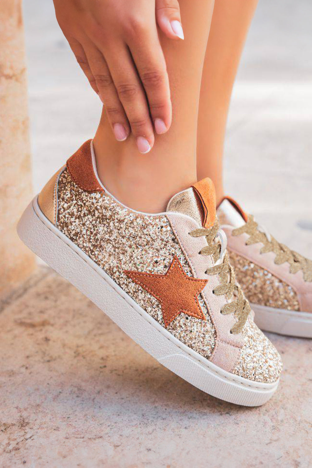 Pièce mode femme patchwork, paillettes — doré