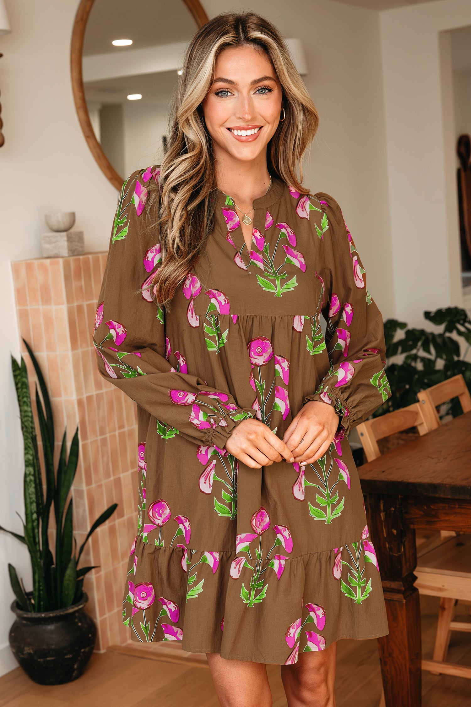 Robe femme floral, à volants, manches bouffantes — marron