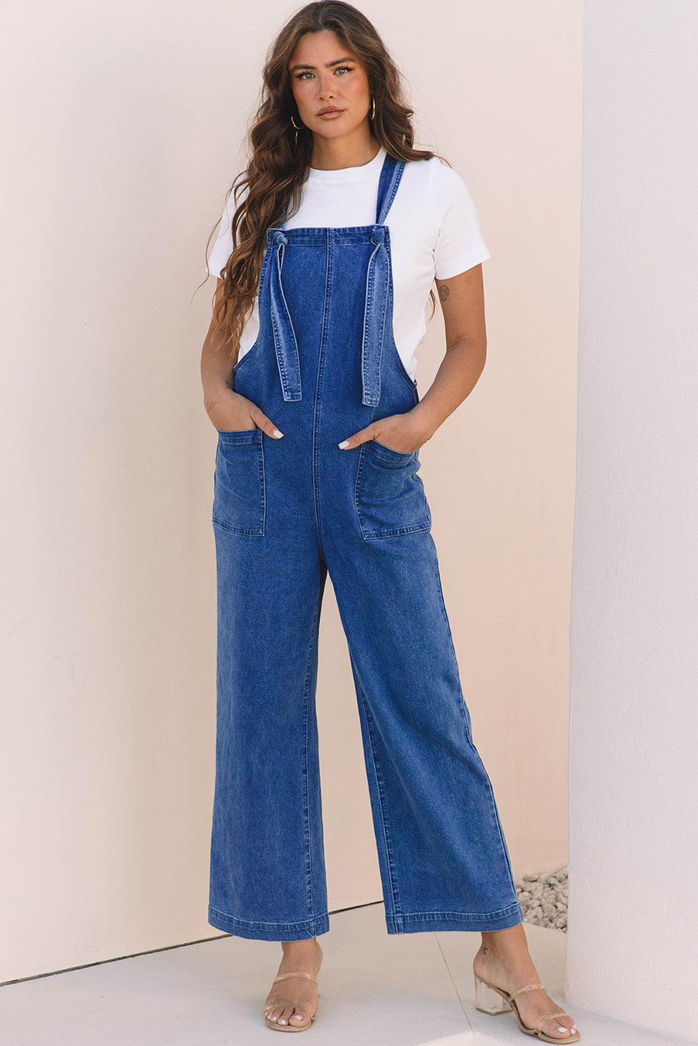 Pièce mode femme poches, bretelles, jambe large, denim — bleu