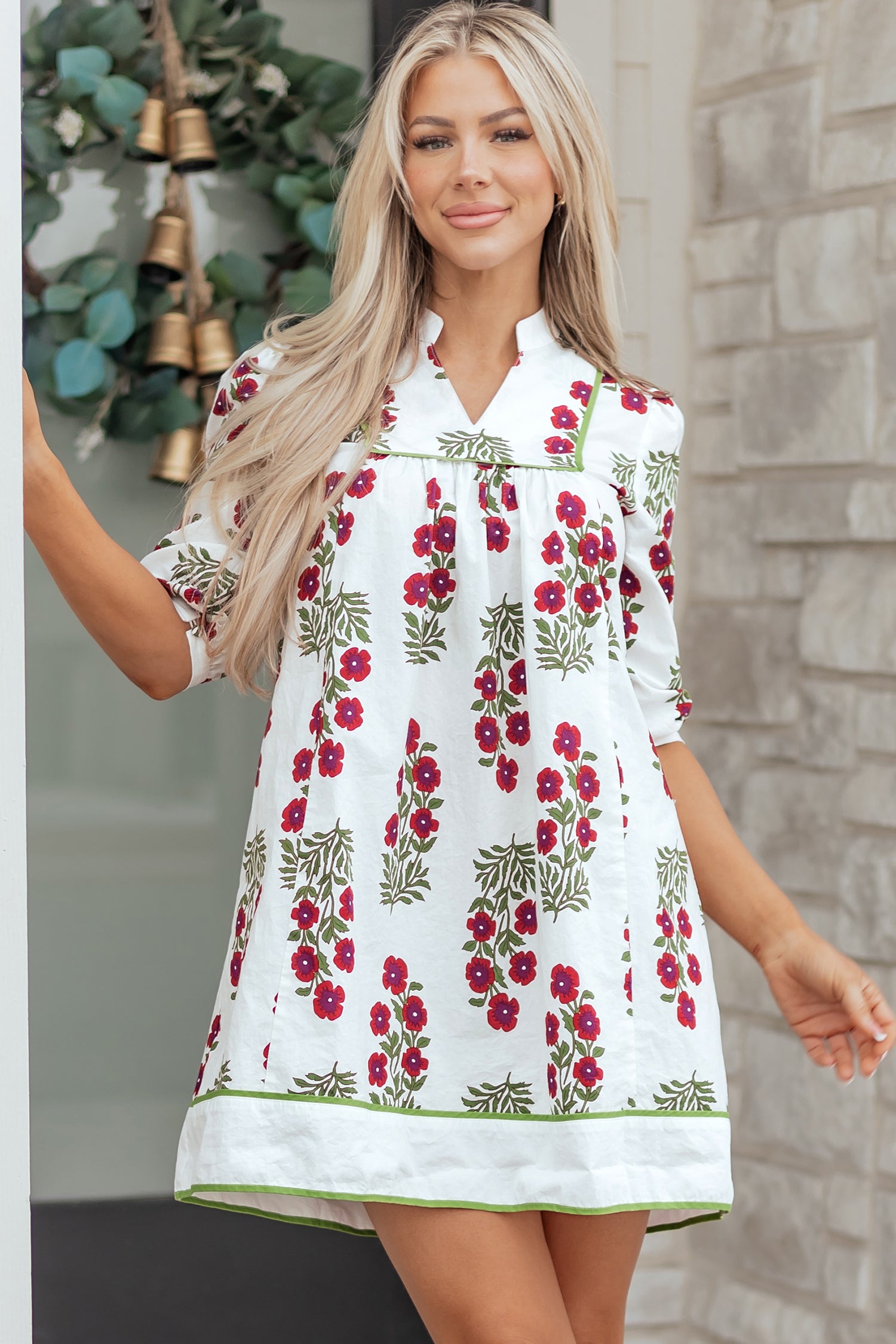 Robe femme floral, col V, ample — blanc