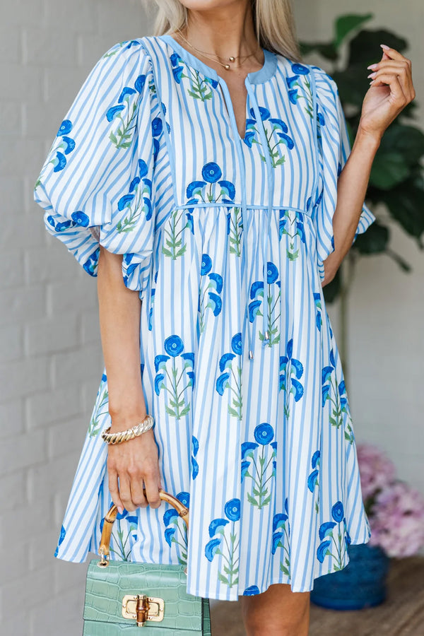 Robe courte femme floral, rayé, manches bouffantes — bleu ciel