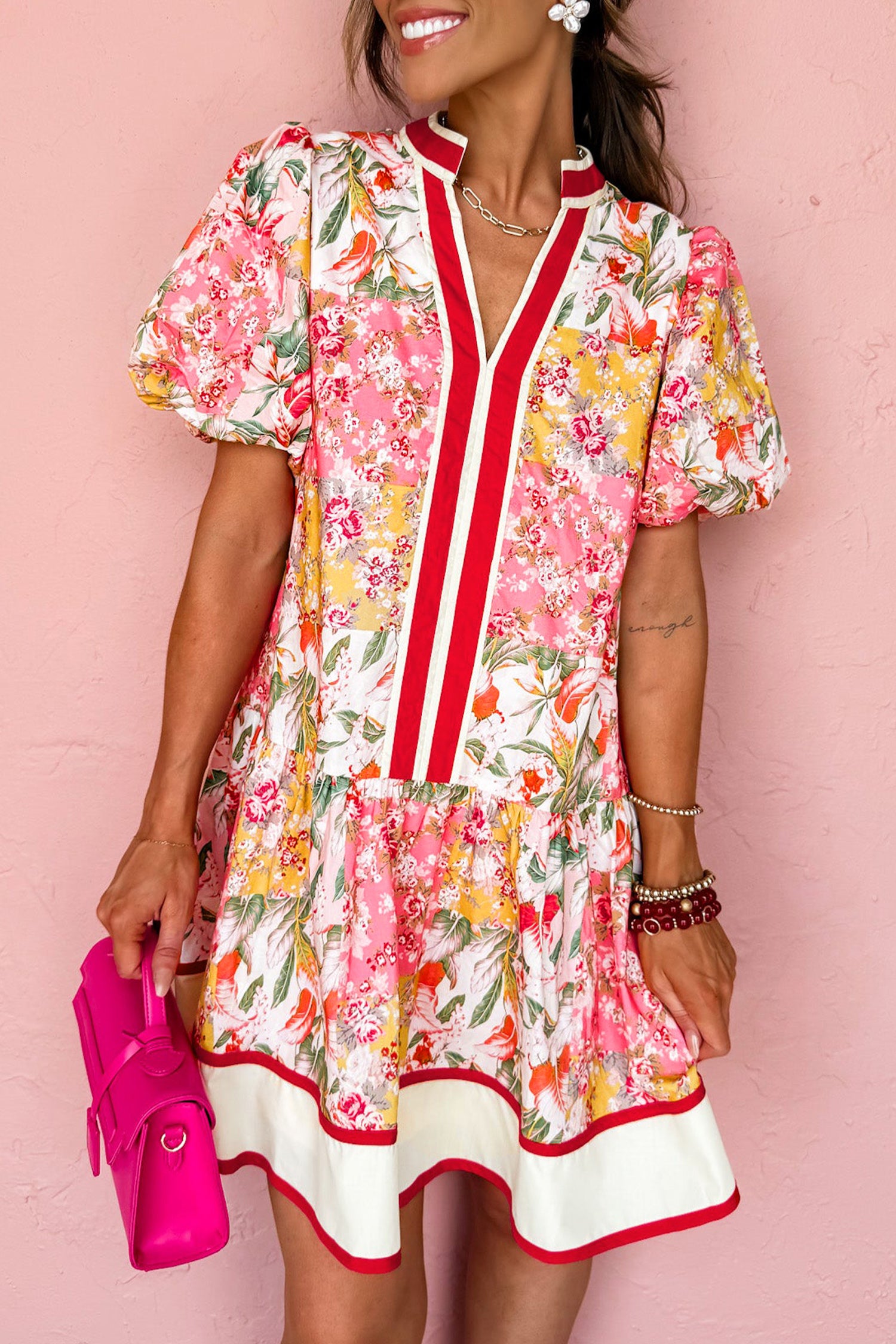 Robe courte femme floral, à volants, col V, bordure contrastée, colorblock — rose