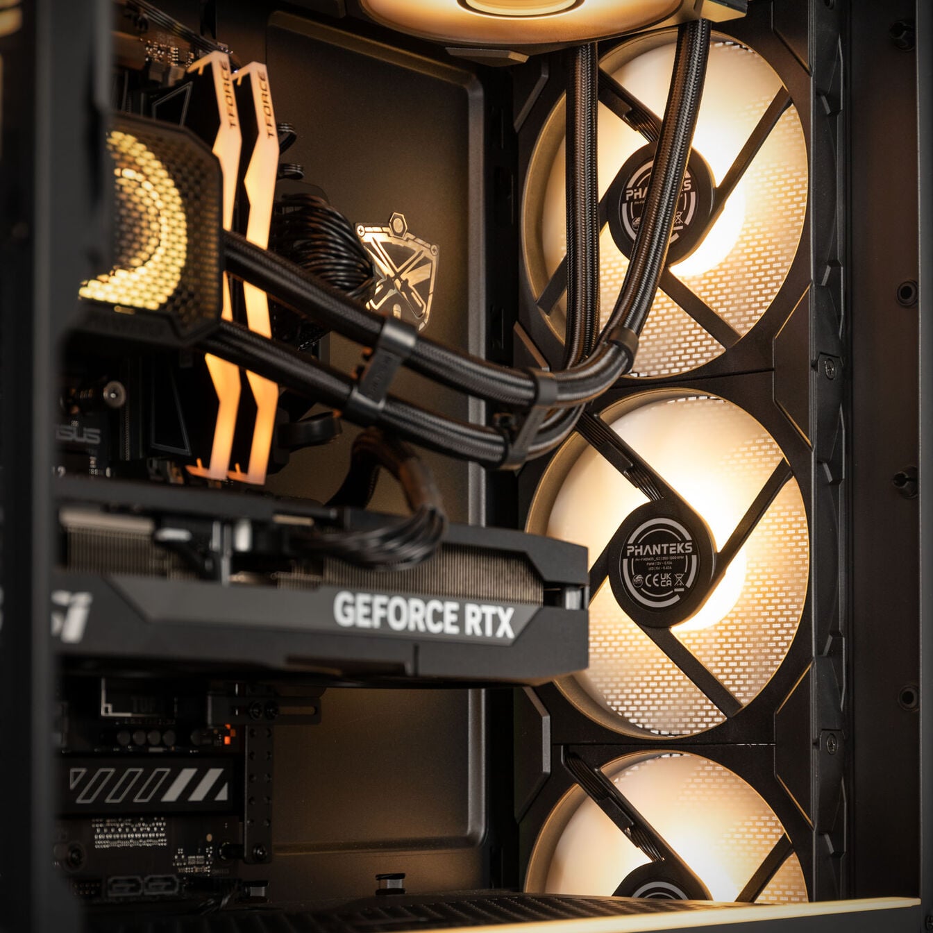 KingForge Gaming-PC Platin, AMD Ryzen 7 7800X3D, RTX 5070 Ti, Phanteks Eclipse G400A – Fertig-PC avec Windows - King Mod Systems - vue 8