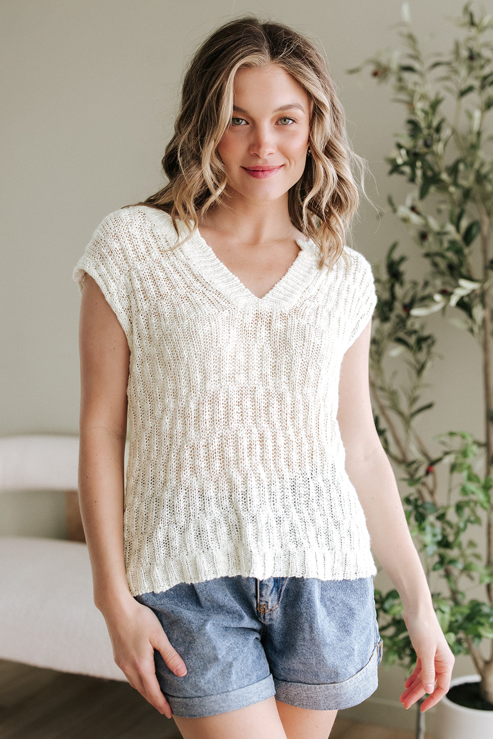 Pull femme manches courtes, col V — beige