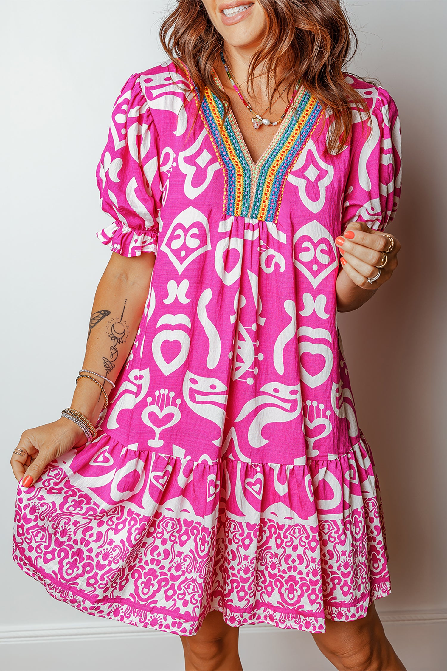 Robe femme manches courtes, col V, bordure contrastée