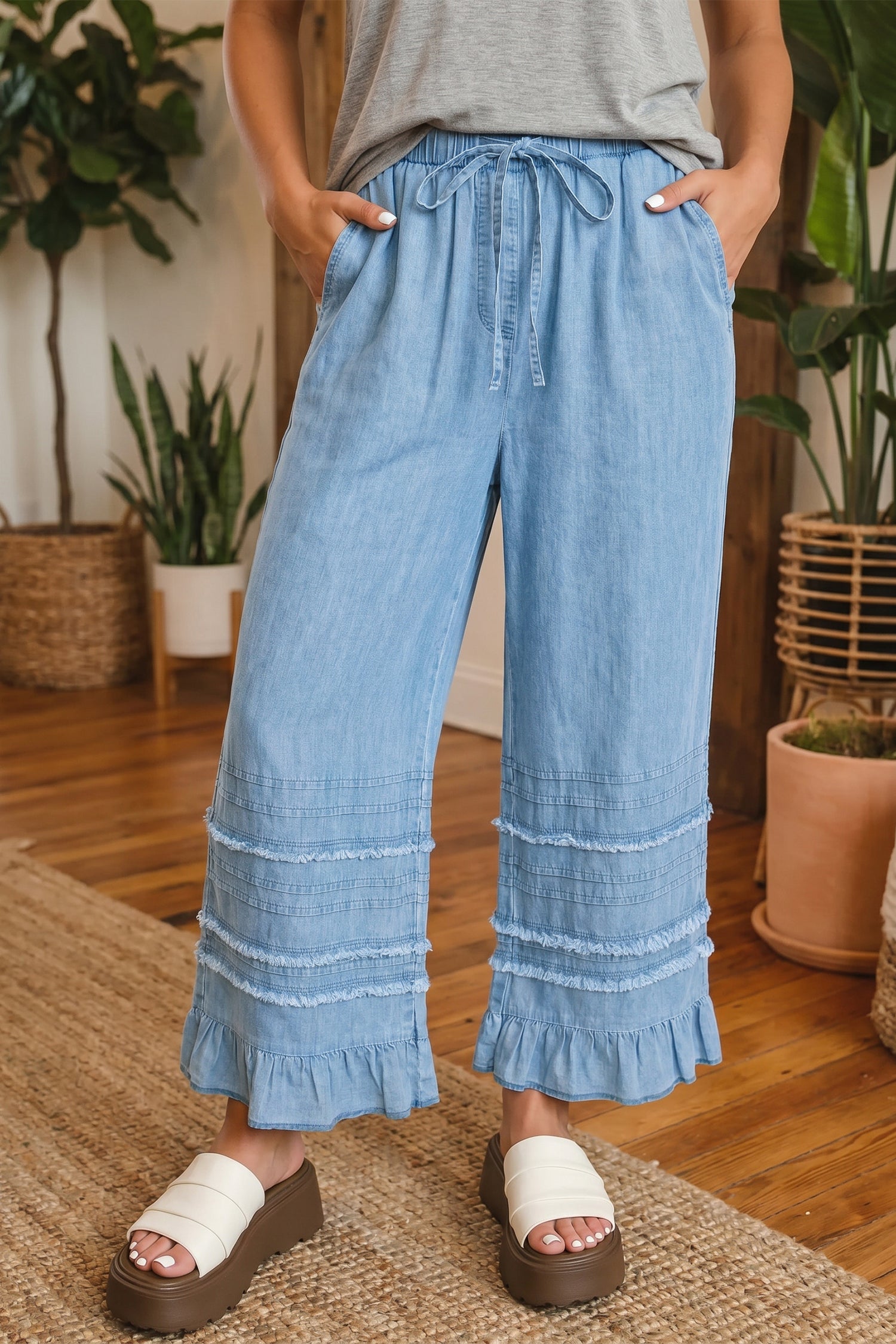 Pantalon femme à volants, jambe large — bleu ciel