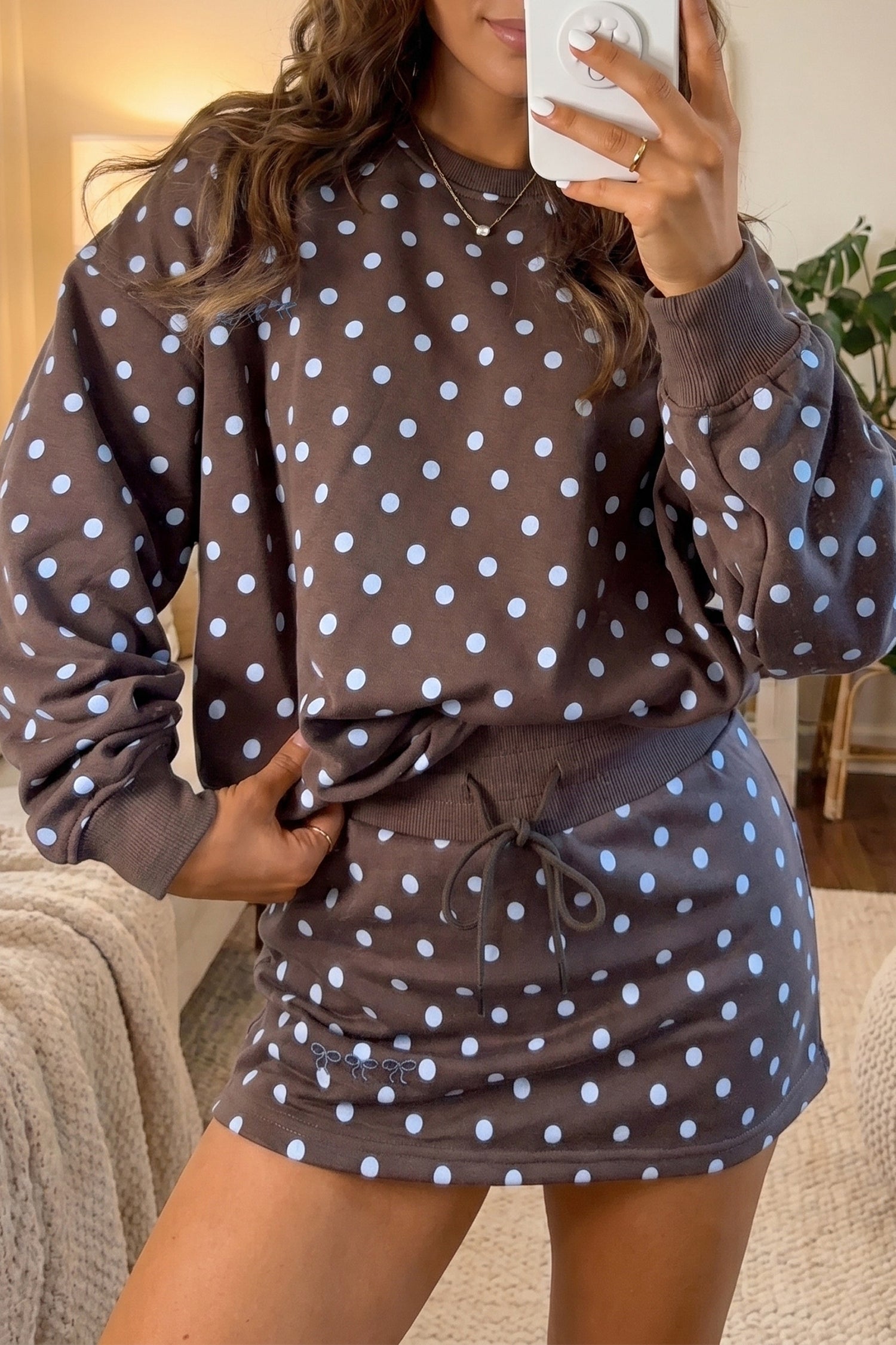 Ensemble brodé, pois, manches longues — marron